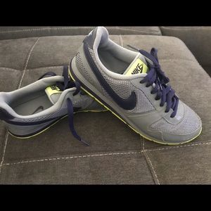 Nike Tennis Shoes